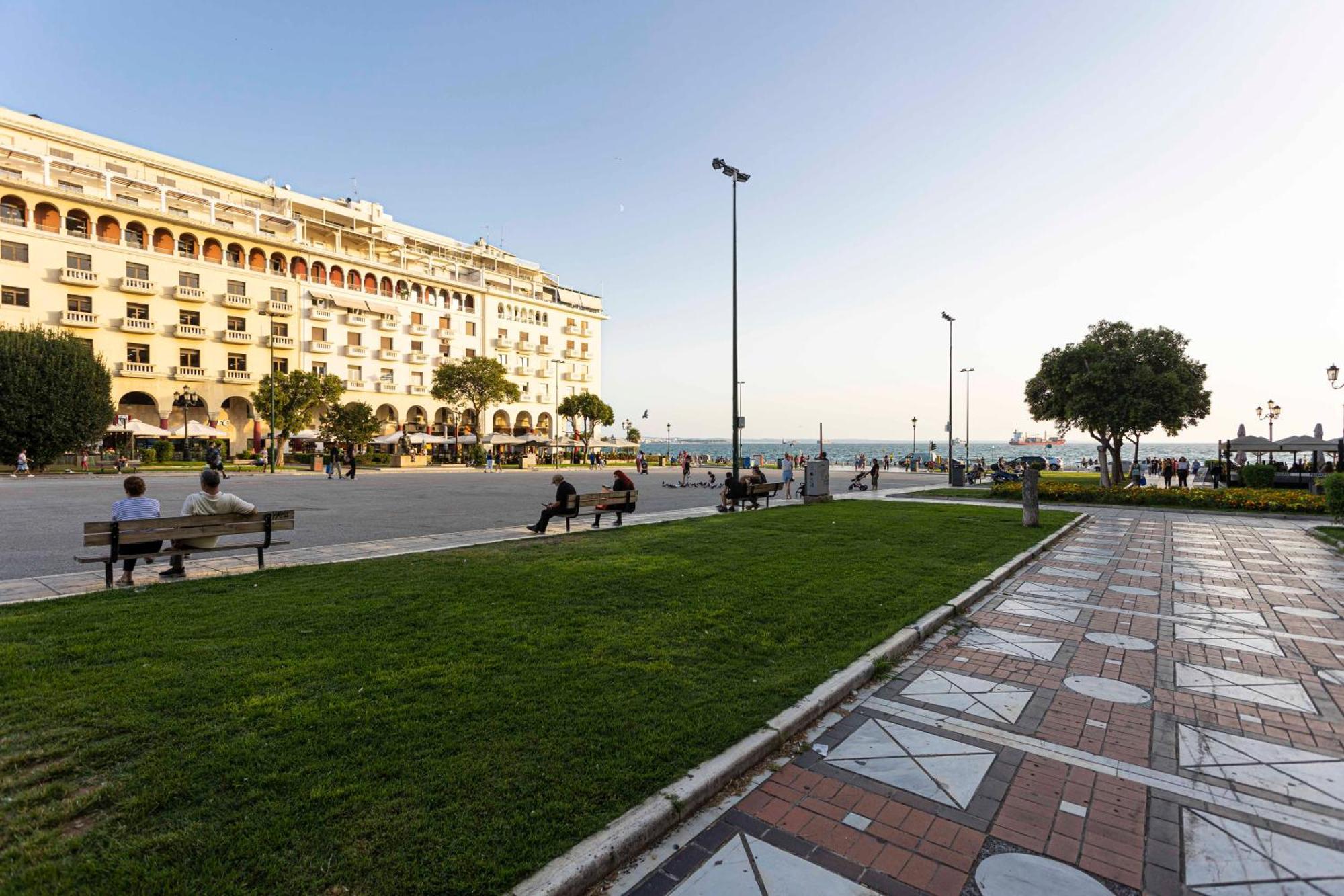 Couple-In Magical Suite With Jacuzzi Thessaloniki Buitenkant foto